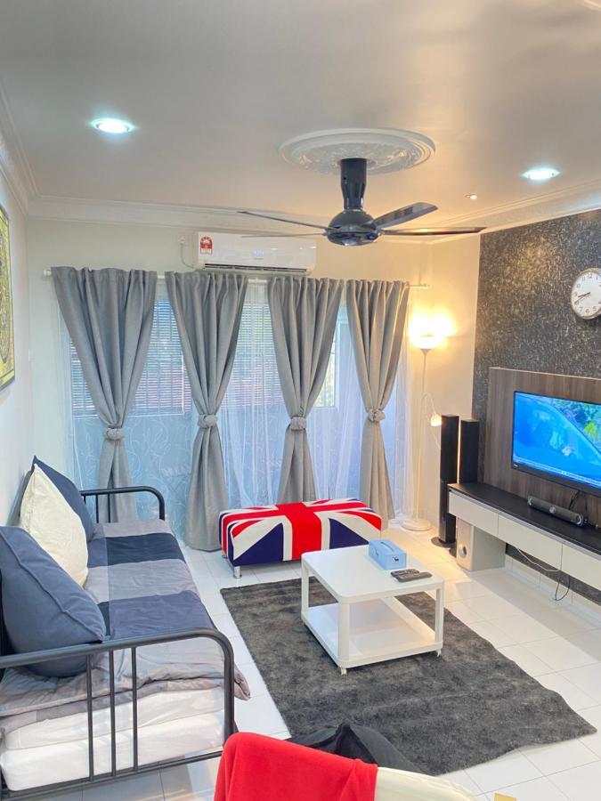 Spanish Apartment *